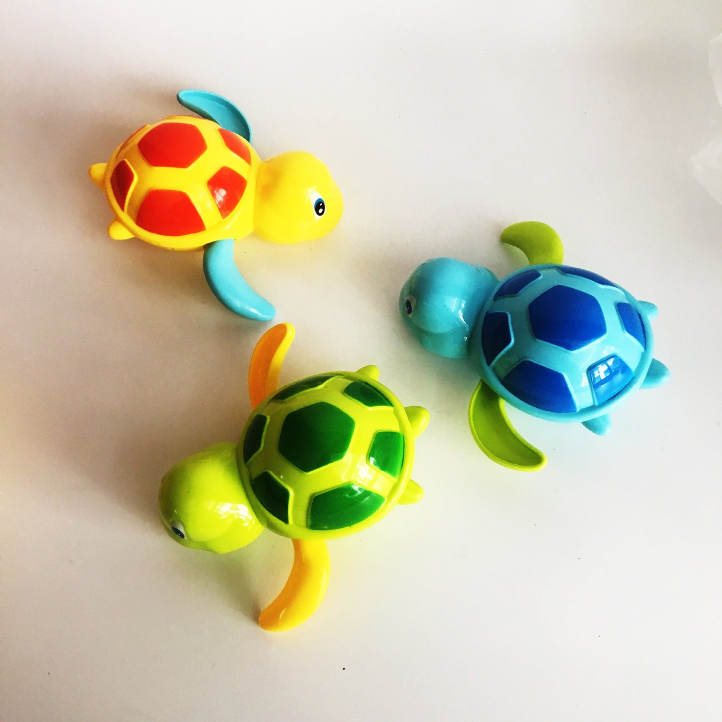 PaddlePal™ Wind-Up Swimming Turtle Bath Toy – Battery-Free Water Fun for Kids